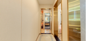 110.77㎡金属条边装饰点缀空间，时尚大气